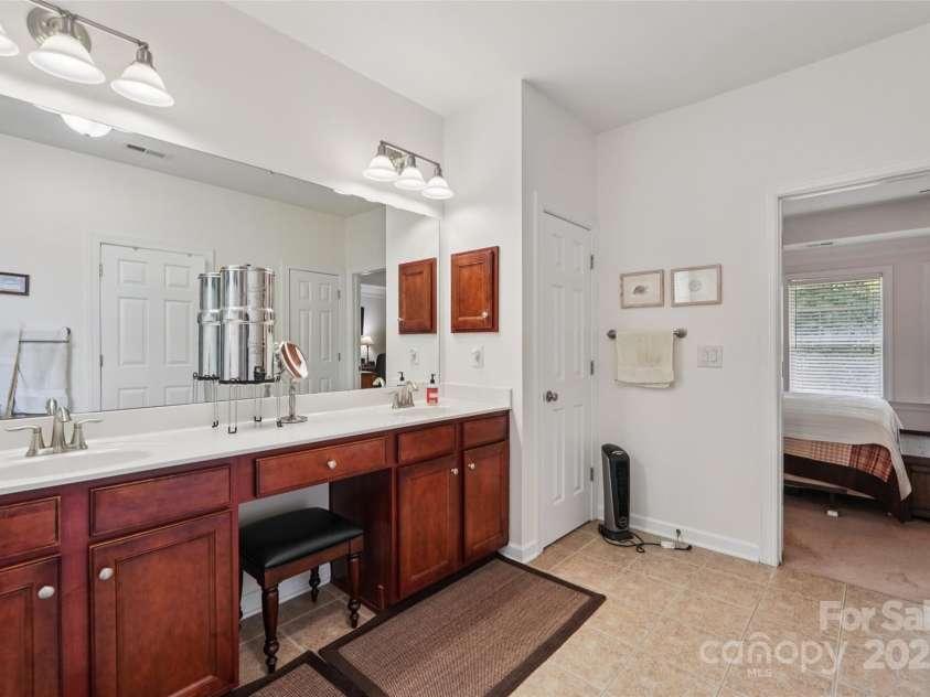 8814 Beaver Creek Drive, Charlotte, NC 28269.  MLS# CAR4211490, YatesRealty ID 25944. 