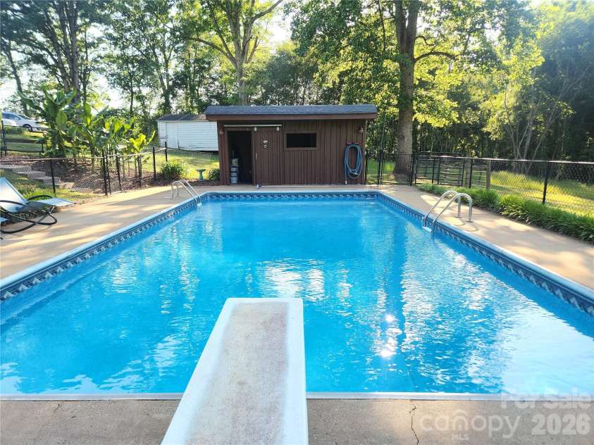 3225 Frank Grigg Drive, Shelby, NC 28150.  MLS# CAR4384403, YatesRealty ID 25945. 