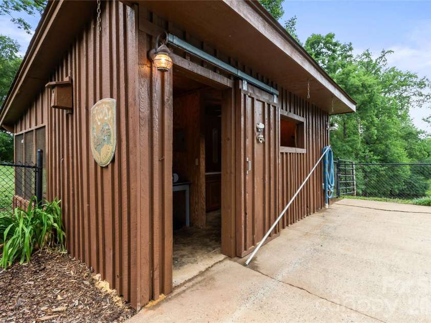 3225 Frank Grigg Drive, Shelby, NC 28150.  MLS# CAR4384403, YatesRealty ID 25945. 