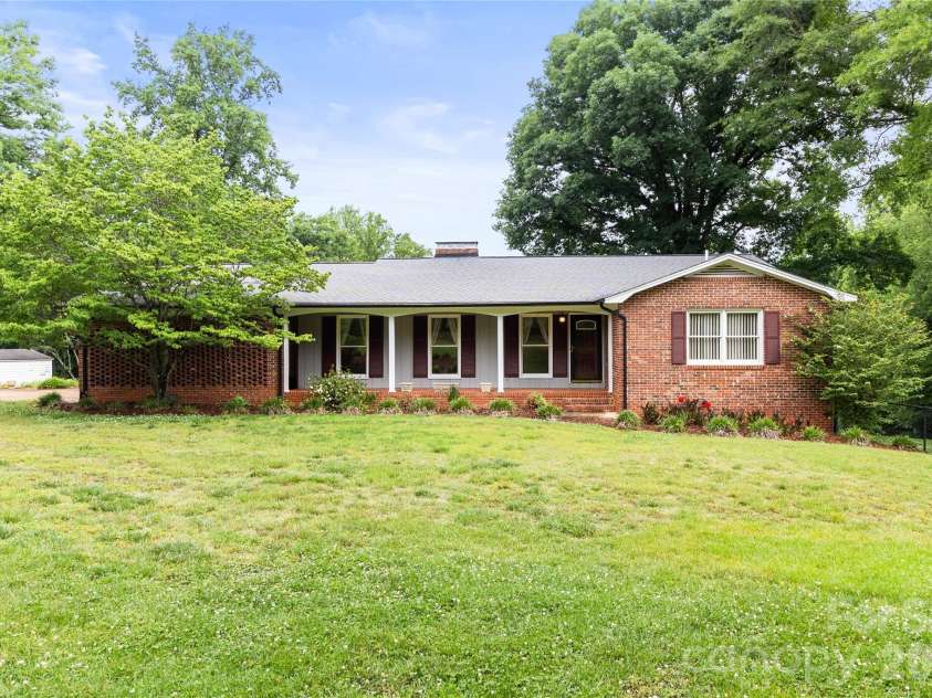 3225 Frank Grigg Drive, Shelby, NC 28150.  MLS# CAR4384403, YatesRealty ID 25945. 