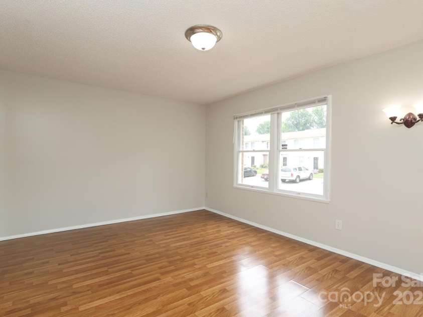 9403 Lexington Circle, Charlotte, NC 28213.  MLS# CAR4280775, YatesRealty ID 25945. 