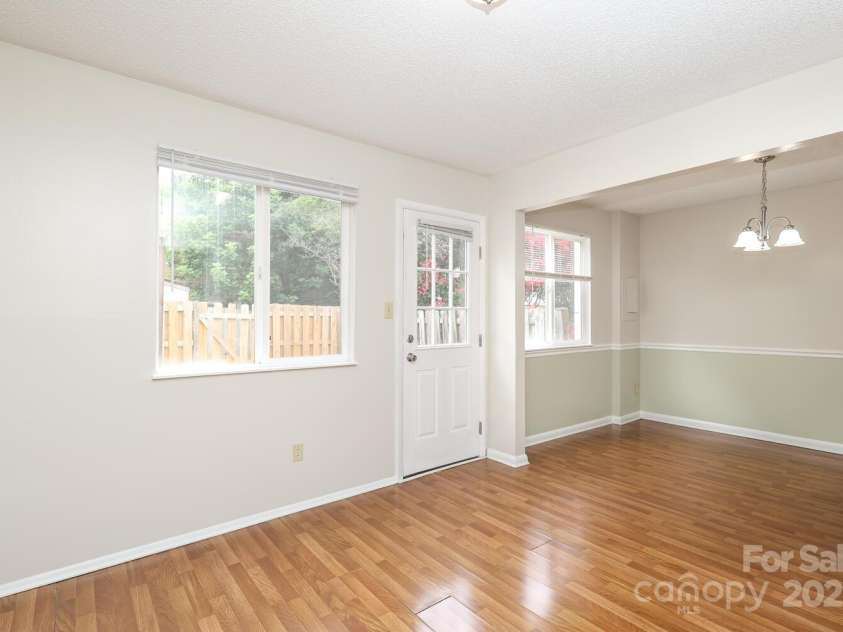 9403 Lexington Circle, Charlotte, NC 28213.  MLS# CAR4280775, YatesRealty ID 25945. 