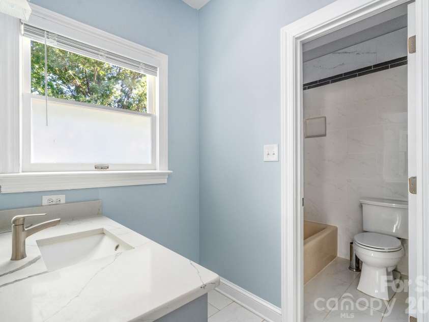 431 Walden Trail, Waxhaw, NC 28173.  MLS# CAR4376474, YatesRealty ID 25946. 
