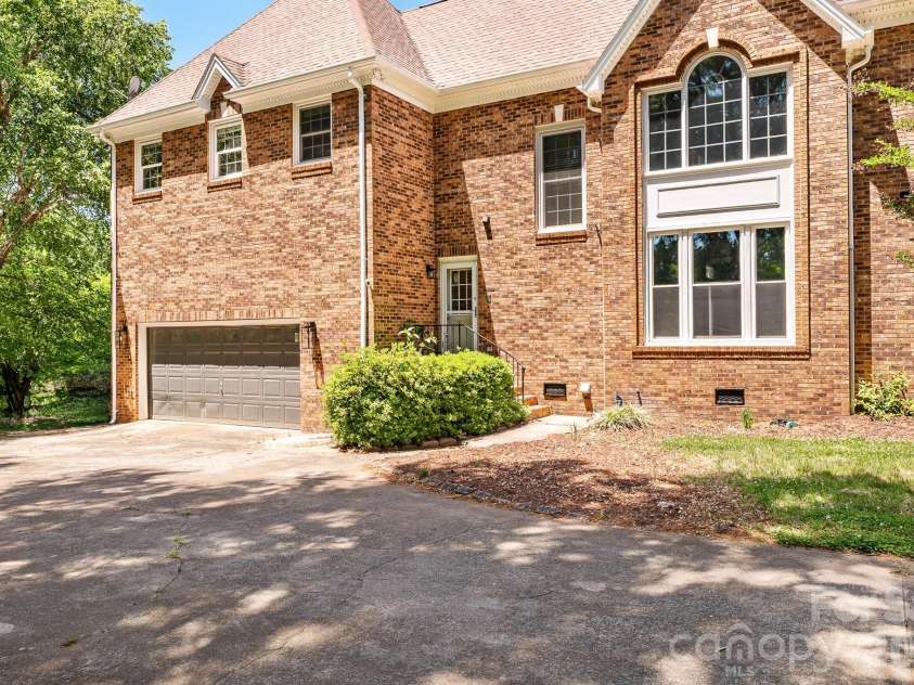 431 Walden Trail, Waxhaw, NC 28173.  MLS# CAR4376474, YatesRealty ID 25946. 