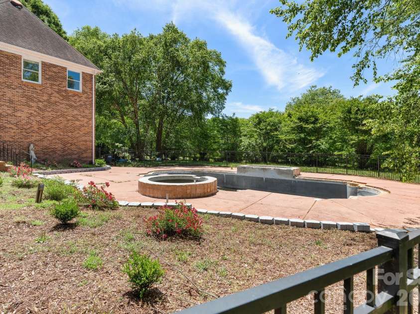 431 Walden Trail, Waxhaw, NC 28173.  MLS# CAR4376474, YatesRealty ID 25946. 