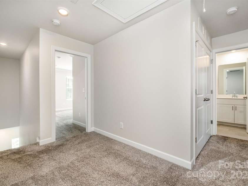 7012 Bryce Avenue, Charlotte, NC 28217.  MLS# CAR4269168, YatesRealty ID 25946. 3rd floor landing