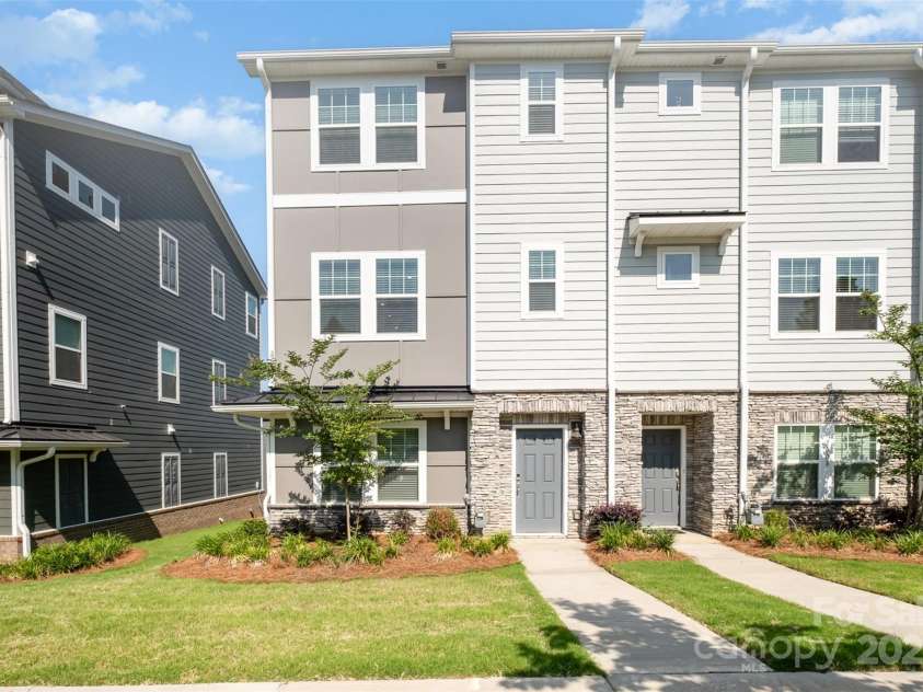 7012 Bryce Avenue, Charlotte, NC 28217.  MLS# CAR4269168, YatesRealty ID 25946. 