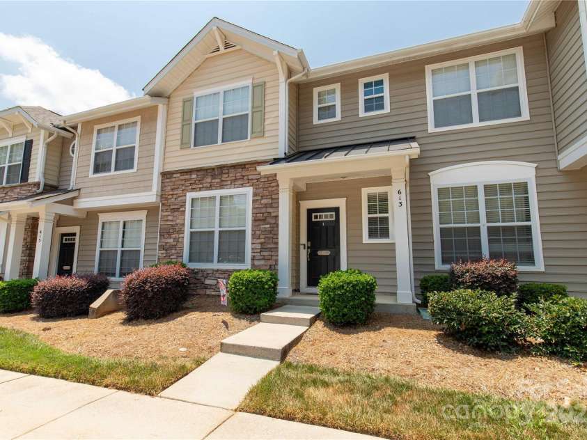 613 Dutch Elm Place, Rock Hill, SC 29732.  MLS# CAR4279960, YatesRealty ID 25948. 