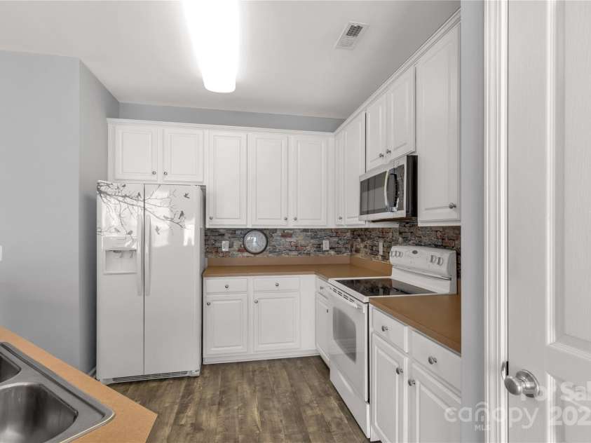 613 Dutch Elm Place, Rock Hill, SC 29732.  MLS# CAR4279960, YatesRealty ID 25948. 