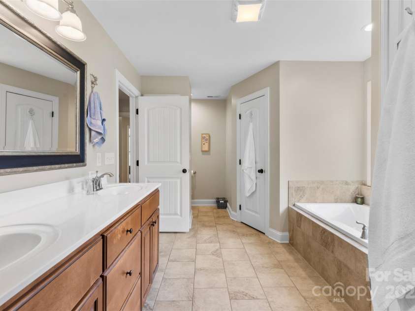 121 Maplewood Court, Hudson, NC 28638.  MLS# CAR4274119, YatesRealty ID 25949. 