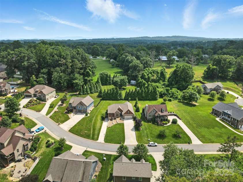 121 Maplewood Court, Hudson, NC 28638.  MLS# CAR4274119, YatesRealty ID 25949. 