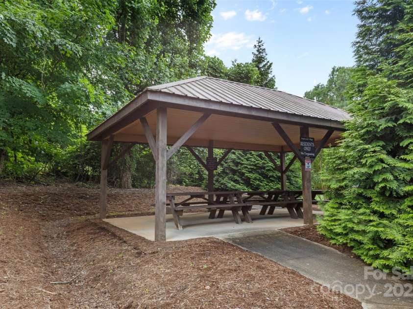 121 Maplewood Court, Hudson, NC 28638.  MLS# CAR4274119, YatesRealty ID 25949. Fire Pit Area