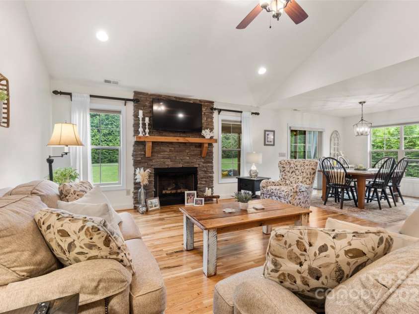 121 Maplewood Court, Hudson, NC 28638.  MLS# CAR4274119, YatesRealty ID 25949. Spacious Living Room