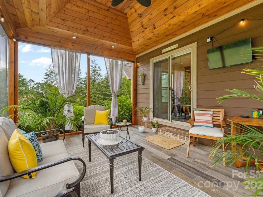 121 Maplewood Court, Hudson, NC 28638.  MLS# CAR4274119, YatesRealty ID 25949. Vaulted Wood Ceiling