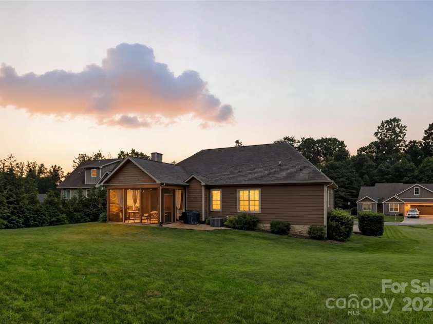 121 Maplewood Court, Hudson, NC 28638.  MLS# CAR4274119, YatesRealty ID 25949. Walking Trail