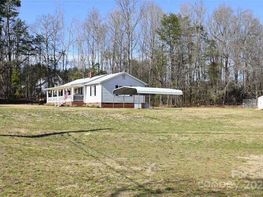 1020 Saint Paul Church Road, Clover, SC 29710.  MLS# CAR4232031, YatesRealty ID 2595. 