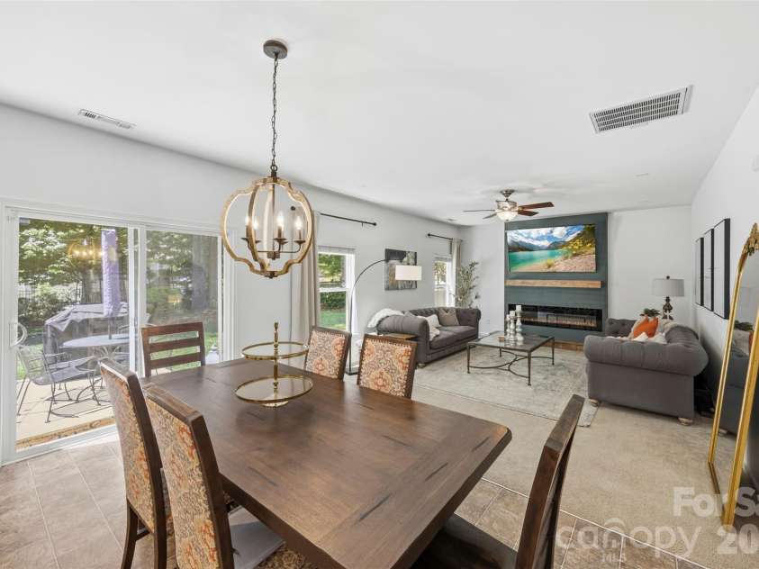 3041 Kilbeggan Drive, Lake Wylie, SC 29710.  MLS# CAR4375260, YatesRealty ID 25950. Dining Area