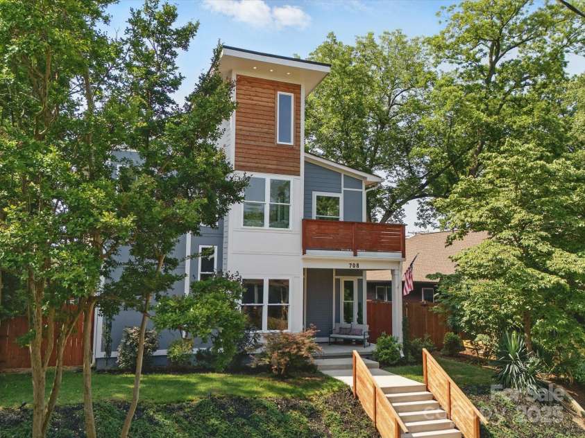 708 Cross Trail Drive, Charlotte, NC 28204.  MLS# CAR4267240, YatesRealty ID 25950. 