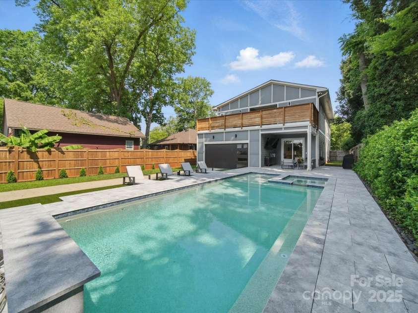 708 Cross Trail Drive, Charlotte, NC 28204.  MLS# CAR4267240, YatesRealty ID 25950. 