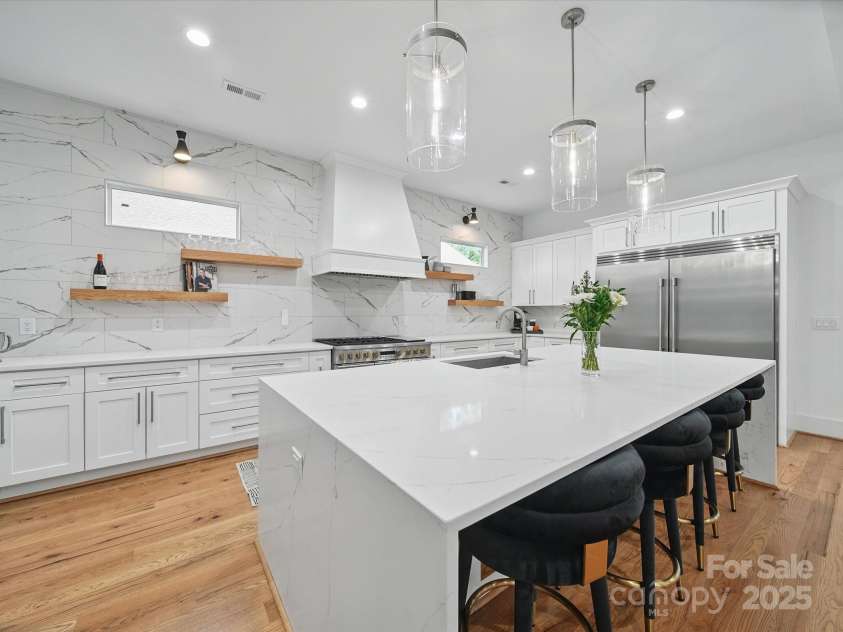 708 Cross Trail Drive, Charlotte, NC 28204.  MLS# CAR4267240, YatesRealty ID 25950. 