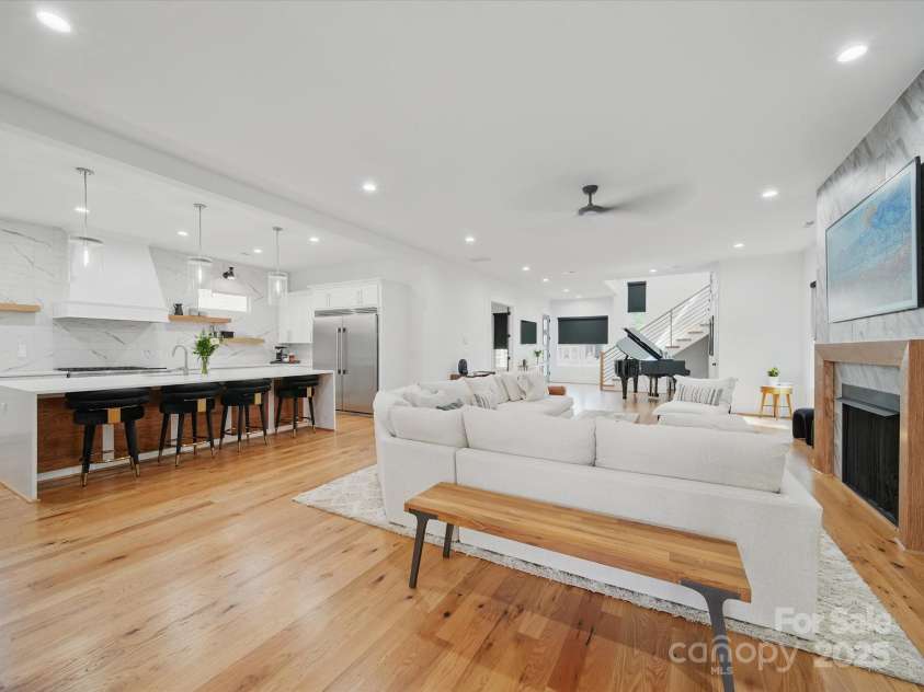 708 Cross Trail Drive, Charlotte, NC 28204.  MLS# CAR4267240, YatesRealty ID 25950. 