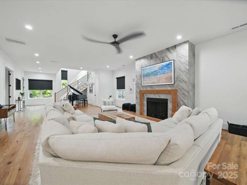 708 Cross Trail Drive, Charlotte, NC 28204.  MLS# CAR4267240, YatesRealty ID 25950. 