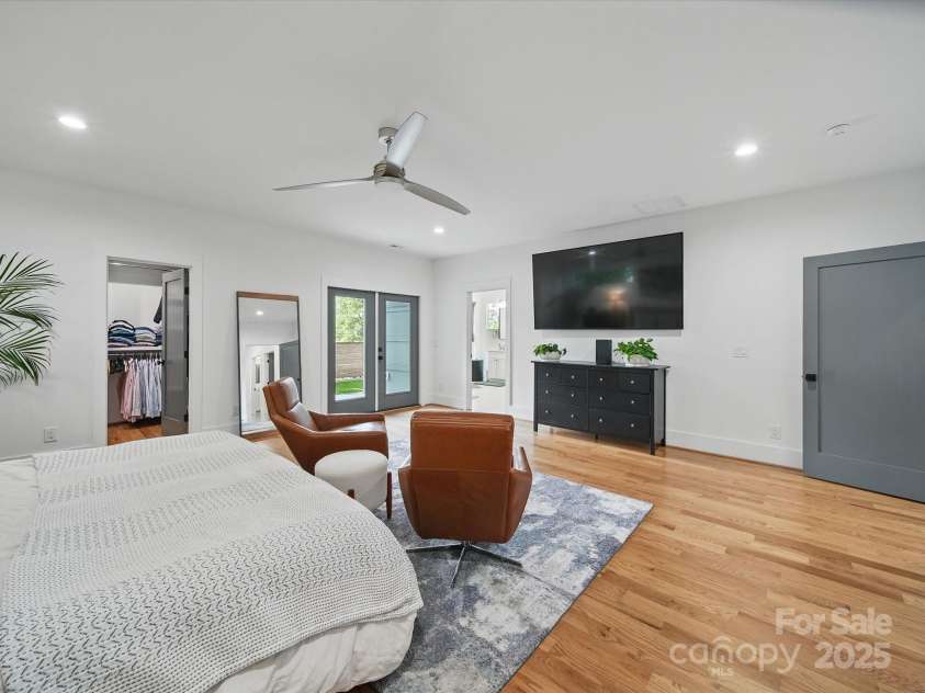 708 Cross Trail Drive, Charlotte, NC 28204.  MLS# CAR4267240, YatesRealty ID 25950. 