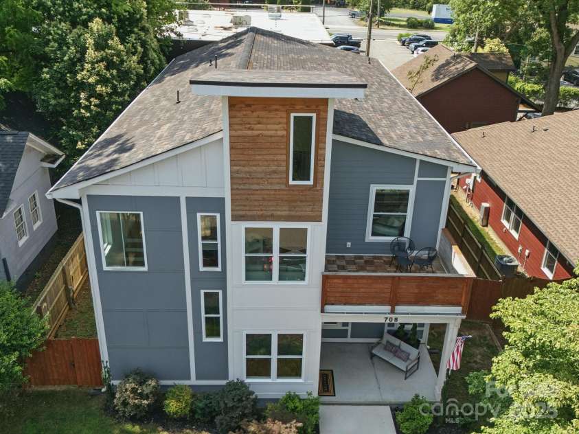 708 Cross Trail Drive, Charlotte, NC 28204.  MLS# CAR4267240, YatesRealty ID 25950. 