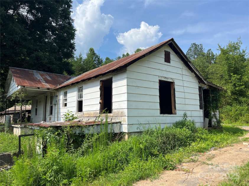 184 Crawford Hollow, Rutherfordton, NC 28139.  MLS# CAR4280325, YatesRealty ID 25951. 