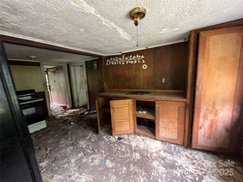 184 Crawford Hollow, Rutherfordton, NC 28139.  MLS# CAR4280325, YatesRealty ID 25951. 