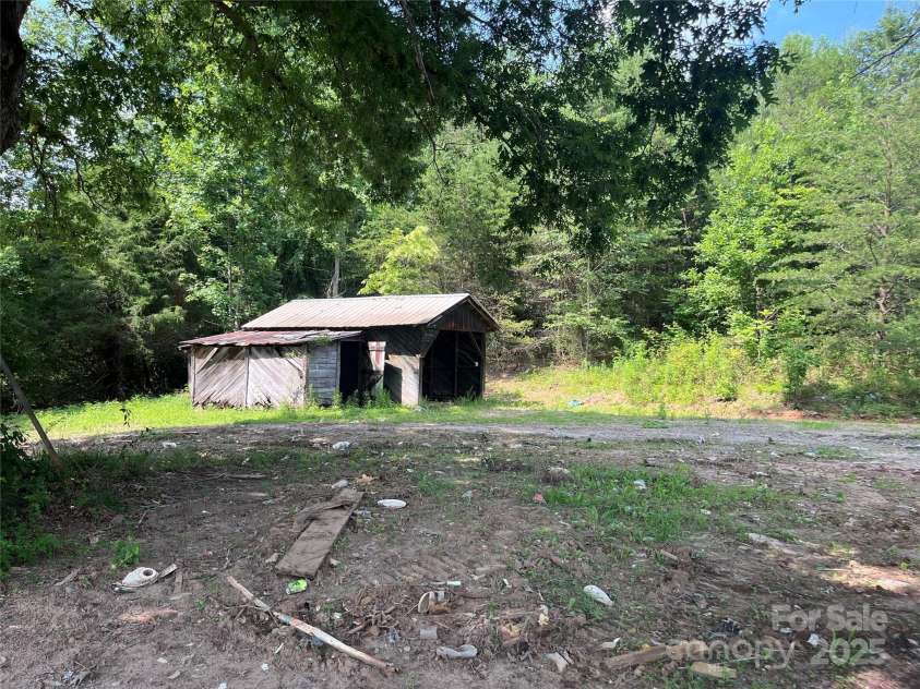 184 Crawford Hollow, Rutherfordton, NC 28139.  MLS# CAR4280325, YatesRealty ID 25951. 