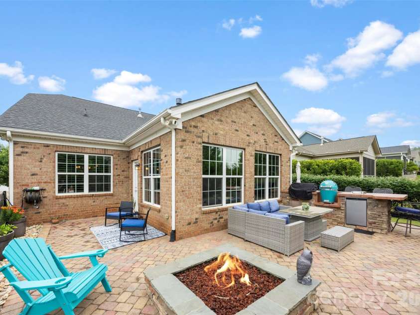 435 Trillium Way, Belmont, NC 28012.  MLS# CAR4383919, YatesRealty ID 25951. 