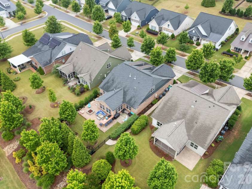 435 Trillium Way, Belmont, NC 28012.  MLS# CAR4383919, YatesRealty ID 25951. 