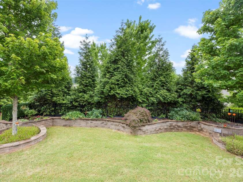 435 Trillium Way, Belmont, NC 28012.  MLS# CAR4383919, YatesRealty ID 25951. Flat ?Fenced Backyard