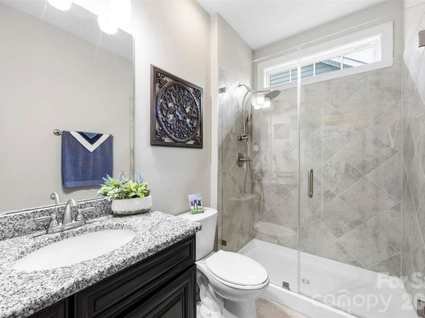 435 Trillium Way, Belmont, NC 28012.  MLS# CAR4383919, YatesRealty ID 25951. Full bath on main