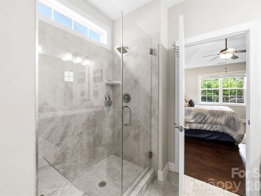 435 Trillium Way, Belmont, NC 28012.  MLS# CAR4383919, YatesRealty ID 25951. Owners Bathroom
