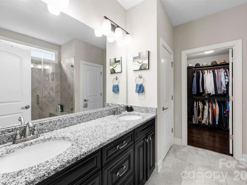 435 Trillium Way, Belmont, NC 28012.  MLS# CAR4383919, YatesRealty ID 25951. Owners Bathroom