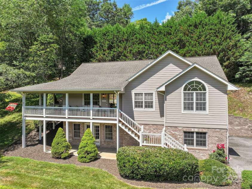 2375 Crymes Cove Road, Waynesville, NC 28786.  MLS# CAR4272881, YatesRealty ID 25953. 