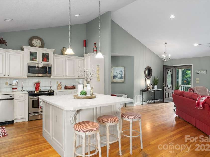 2375 Crymes Cove Road, Waynesville, NC 28786.  MLS# CAR4272881, YatesRealty ID 25953. 