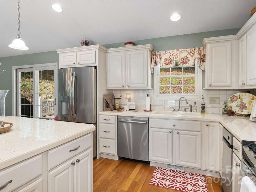 2375 Crymes Cove Road, Waynesville, NC 28786.  MLS# CAR4272881, YatesRealty ID 25953. 