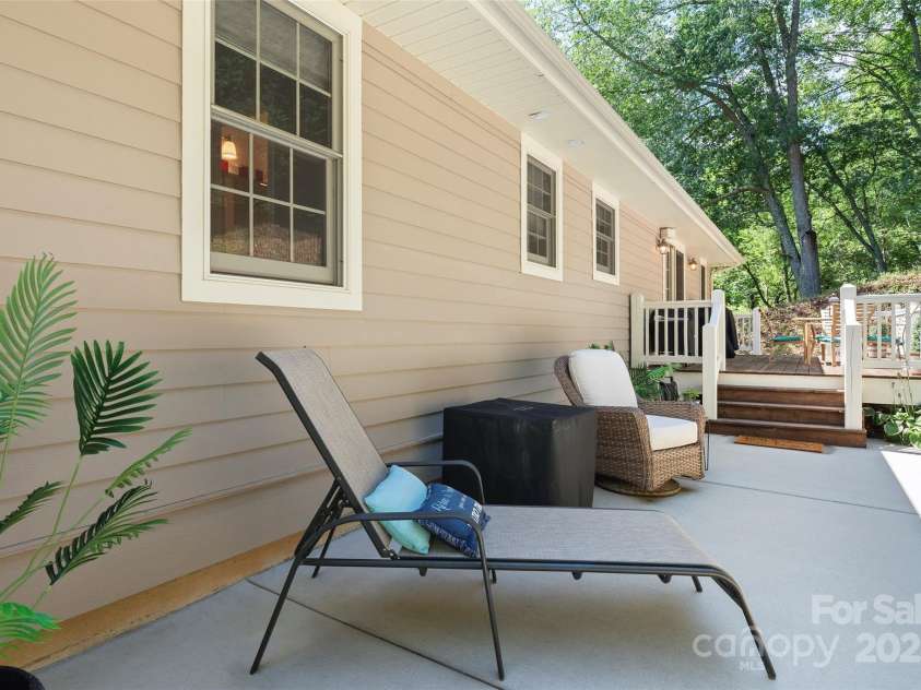 2375 Crymes Cove Road, Waynesville, NC 28786.  MLS# CAR4272881, YatesRealty ID 25953. 
