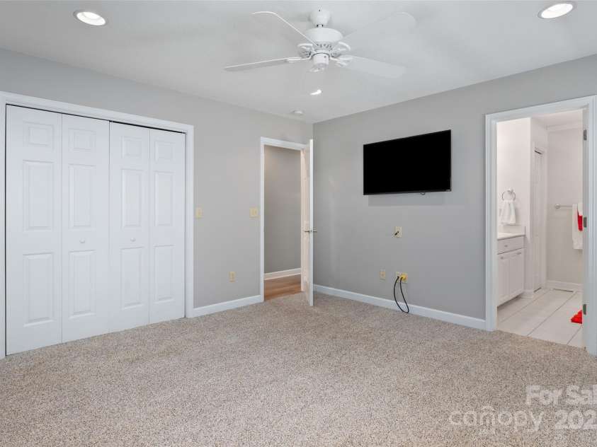 2375 Crymes Cove Road, Waynesville, NC 28786.  MLS# CAR4272881, YatesRealty ID 25953. 