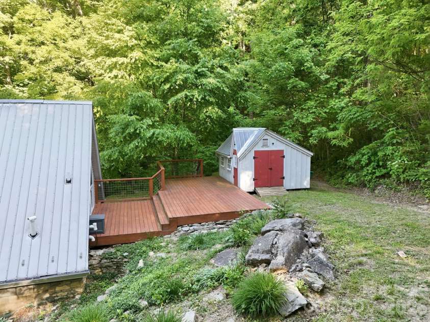 98 Sparkling Springs Road, Fairview, NC 28730.  MLS# CAR4376359, YatesRealty ID 25953. 