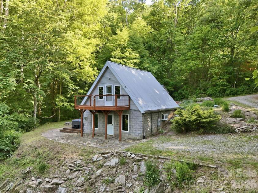 98 Sparkling Springs Road, Fairview, NC 28730.  MLS# CAR4376359, YatesRealty ID 25953. Sturdy A-Frame Construction
