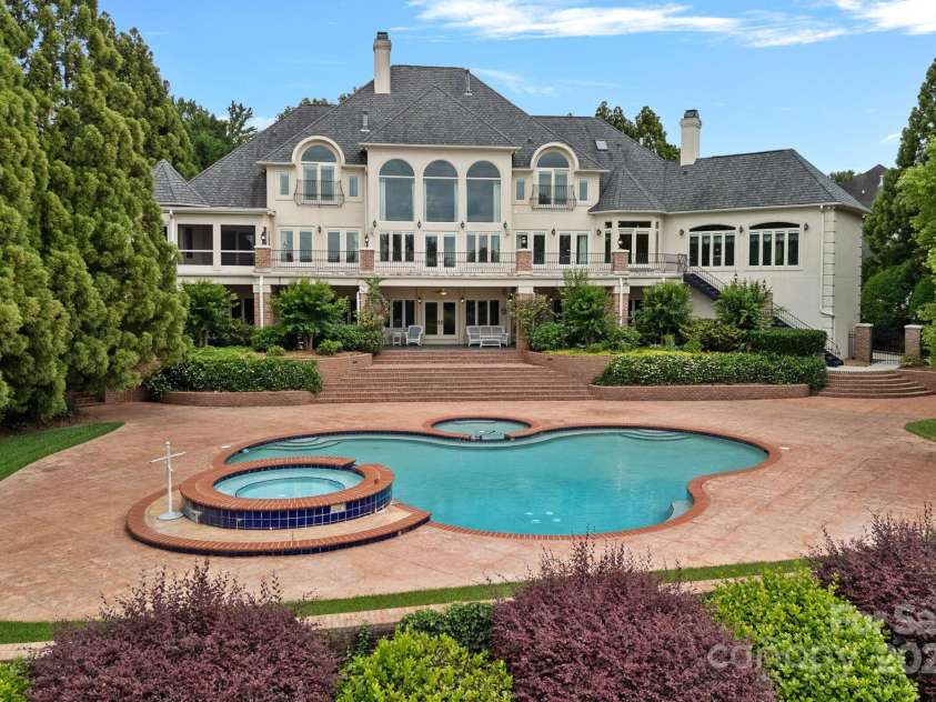 8800 Covey Rise Court, Charlotte, NC 28226.  MLS# CAR4262946, YatesRealty ID 25954. 