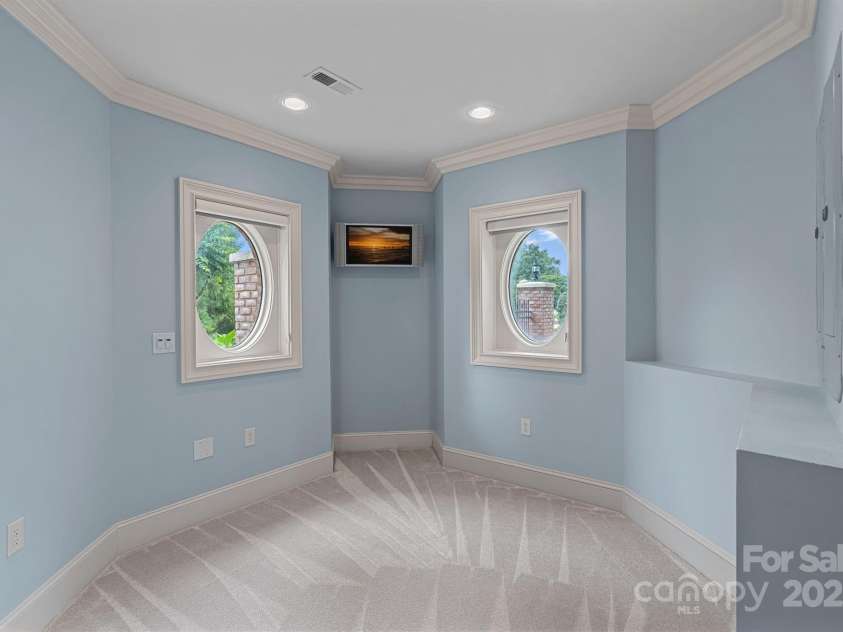 8800 Covey Rise Court, Charlotte, NC 28226.  MLS# CAR4262946, YatesRealty ID 25954. 