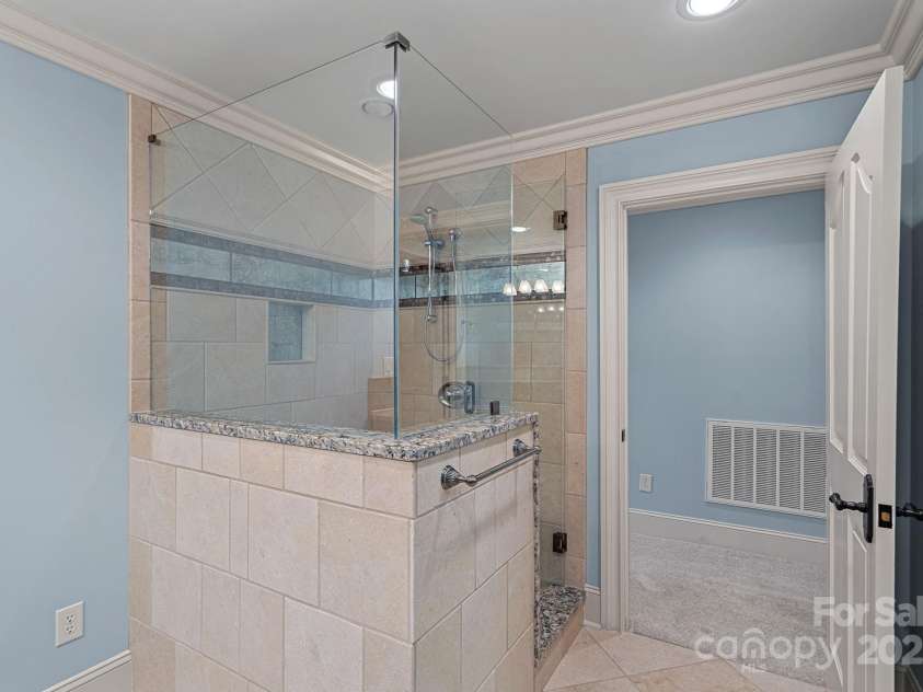 8800 Covey Rise Court, Charlotte, NC 28226.  MLS# CAR4262946, YatesRealty ID 25954. 
