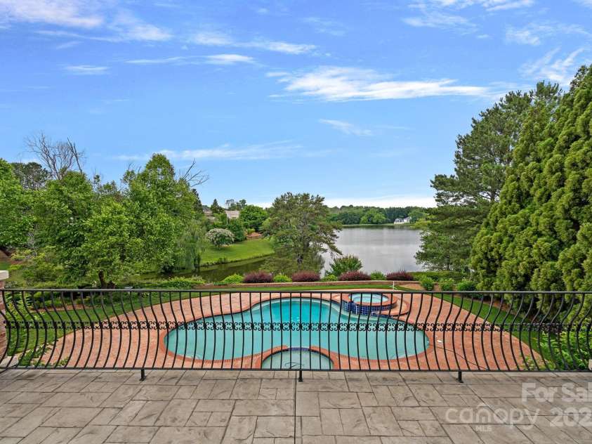 8800 Covey Rise Court, Charlotte, NC 28226.  MLS# CAR4262946, YatesRealty ID 25954. 