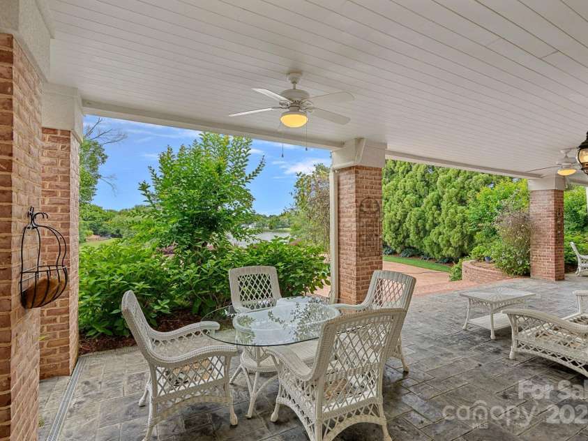 8800 Covey Rise Court, Charlotte, NC 28226.  MLS# CAR4262946, YatesRealty ID 25954. 