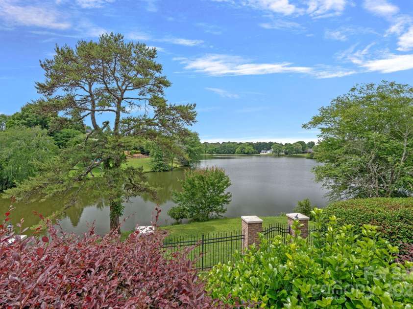 8800 Covey Rise Court, Charlotte, NC 28226.  MLS# CAR4262946, YatesRealty ID 25954. 